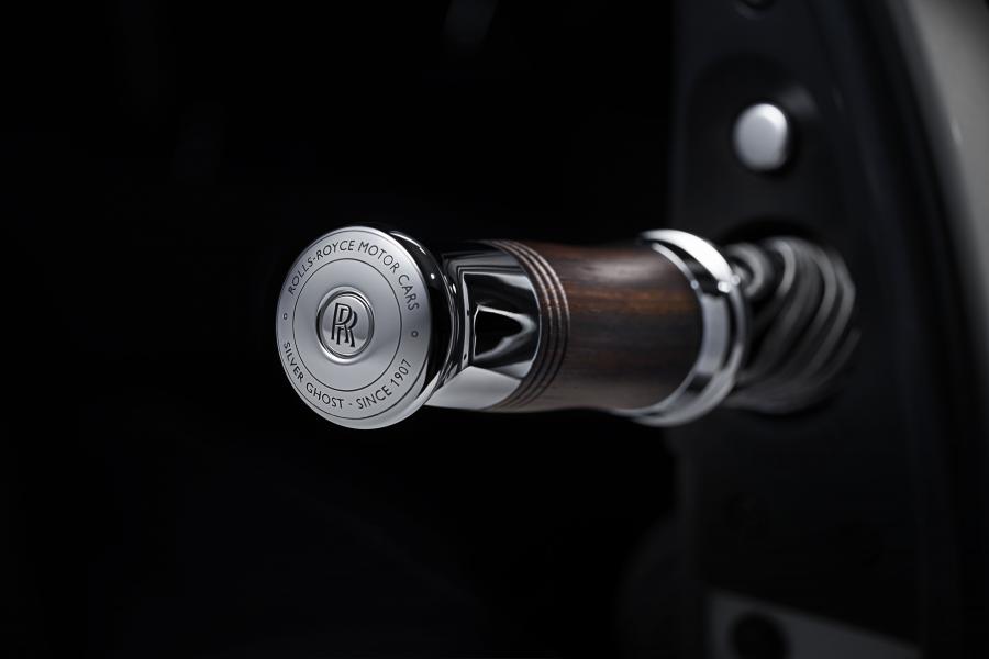 Детали интерьера Rolls-Royce Silver Ghost Collection 2018 года  (фото 2 из 5)